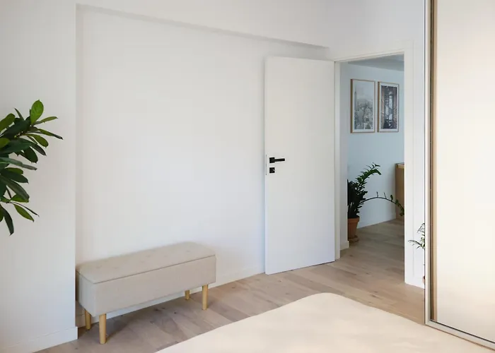 Brown I One Bedroom I One Cotroceni Park *