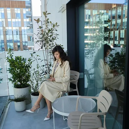 Brown I One Bedroom I One Cotroceni Park * Boekarest