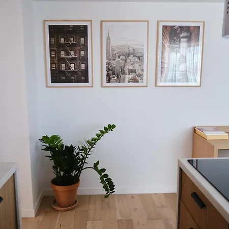 Brown I One Bedroom I One Cotroceni Park *