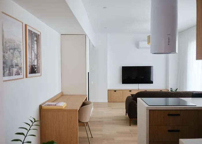 Brown I One Bedroom I One Cotroceni Park Апартаменти Бухарест