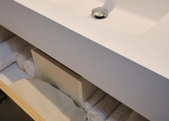 Brown I One Bedroom I One Cotroceni Park Bukarest