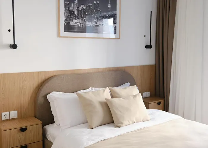 Brown I One Bedroom I One Cotroceni Park Lejlighed