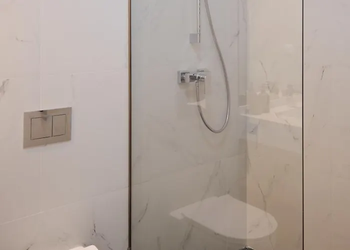 Апартаменти Brown I One Bedroom I One Cotroceni Park Бухарест