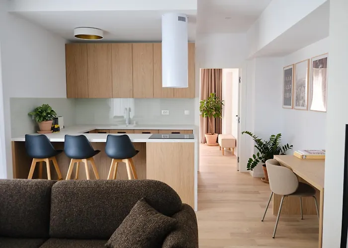 Brown I One Bedroom I One Cotroceni Park Апартаменти Бухарест