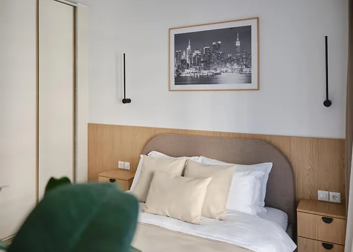 Brown I One Bedroom I One Cotroceni Park * Бухарест
